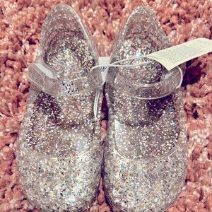 NWT toddler jellie shoes (size 7T)
